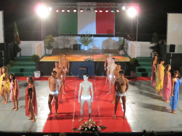 Immagine della sfilata Estate Arci 2011